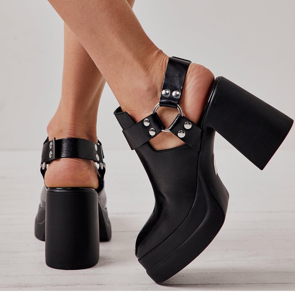 Free People Hybrid Harness Platform
Bootie
